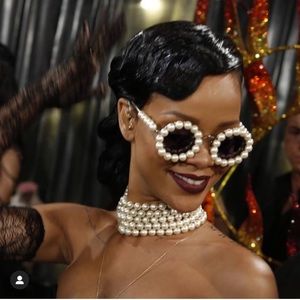 Meet your Posher, Lola